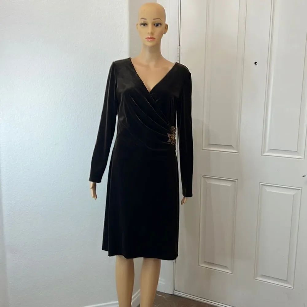Muse Dress Sz 8 V Neck Long Sleeve Chocolate Brown Gold Side Wrap Sequin Brooch